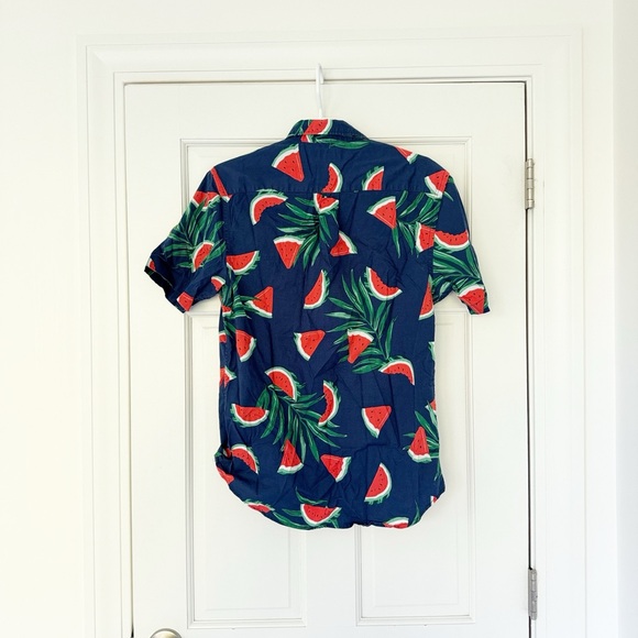 OLD NAVY button down shirt size S blue red watermelons shortsleeve slim fit flex - Picture 2 of 4